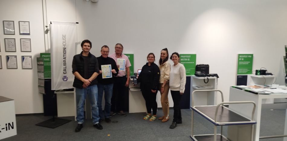 Teilnehmer*innen am Kick-off zwischen der Mittelschule St. Leonhard und gmc- Instruments 